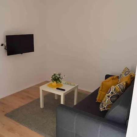 Eta Apartment Cres