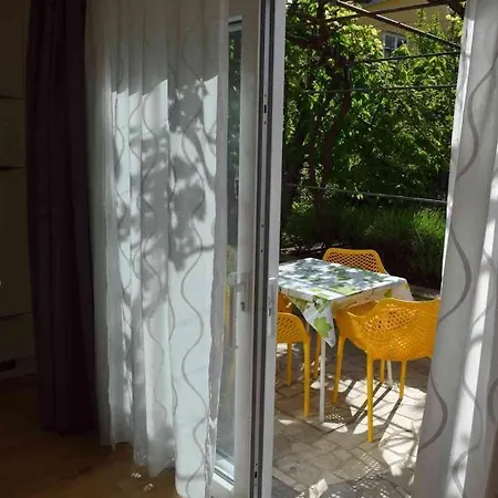 Eta Apartment *