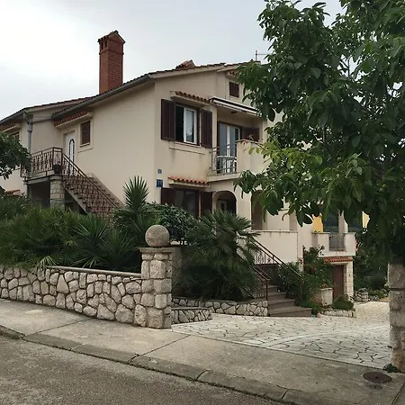 Apartment Eta *