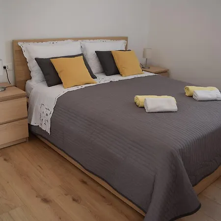 Eta Apartment Cres