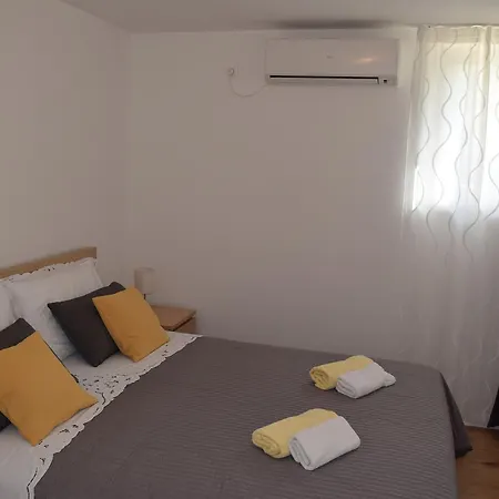 Apartment Eta *
