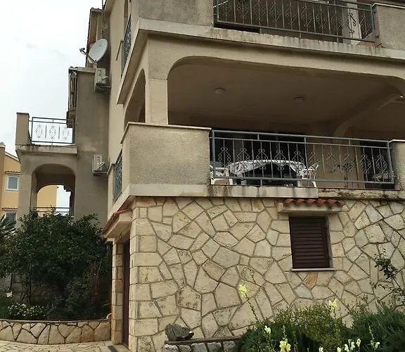 Eta Апартаменты Црес